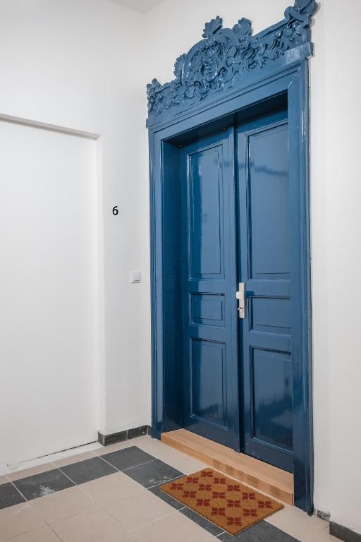 Majestic Square View Residence - 19