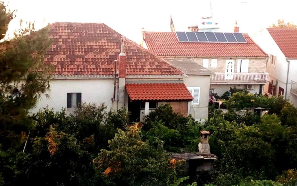 Το κτήριο όπου στεγάζεται  το διαμέρισμα