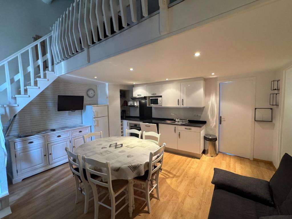 Η κουζίνα ή μικρή κουζίνα στο Immodelpas Velasquez