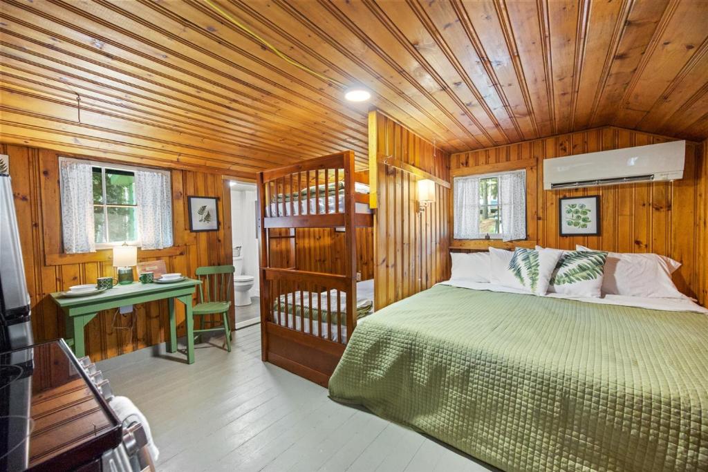 Getogether Pines Lakeside Cabin Resort - Apartamento Estudio Con Cama King