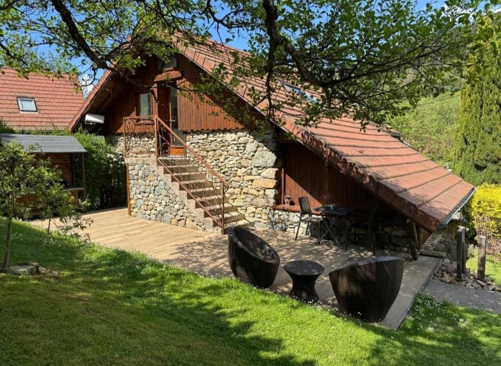 Κήπος έξω από το Gite de charme de Langeanat Grenoble