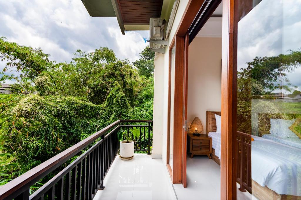 Oka Suite Sebatu by Dhananjaya Hospitality - Habitación Doble Deluxe Con Balcón