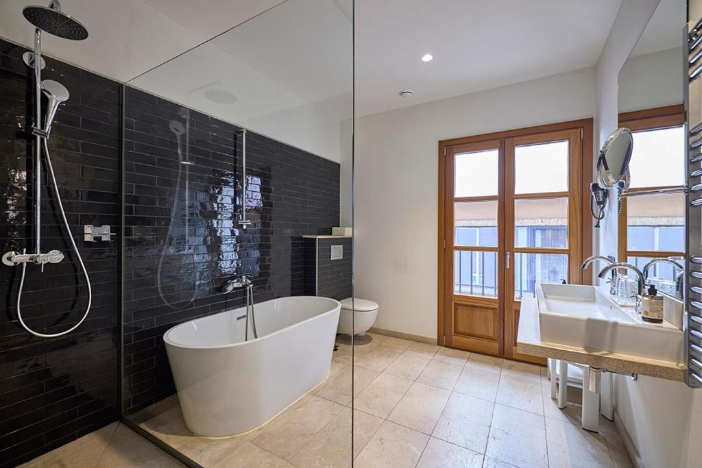 
Suite with City View
