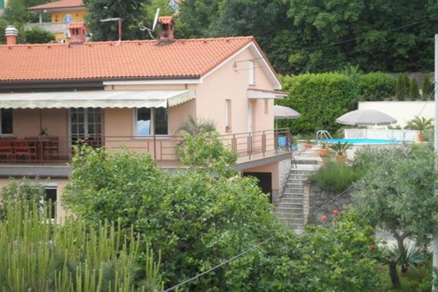 Bazén v ubytování Casa Fiorella Ika-Opatija nebo v jeho okolí