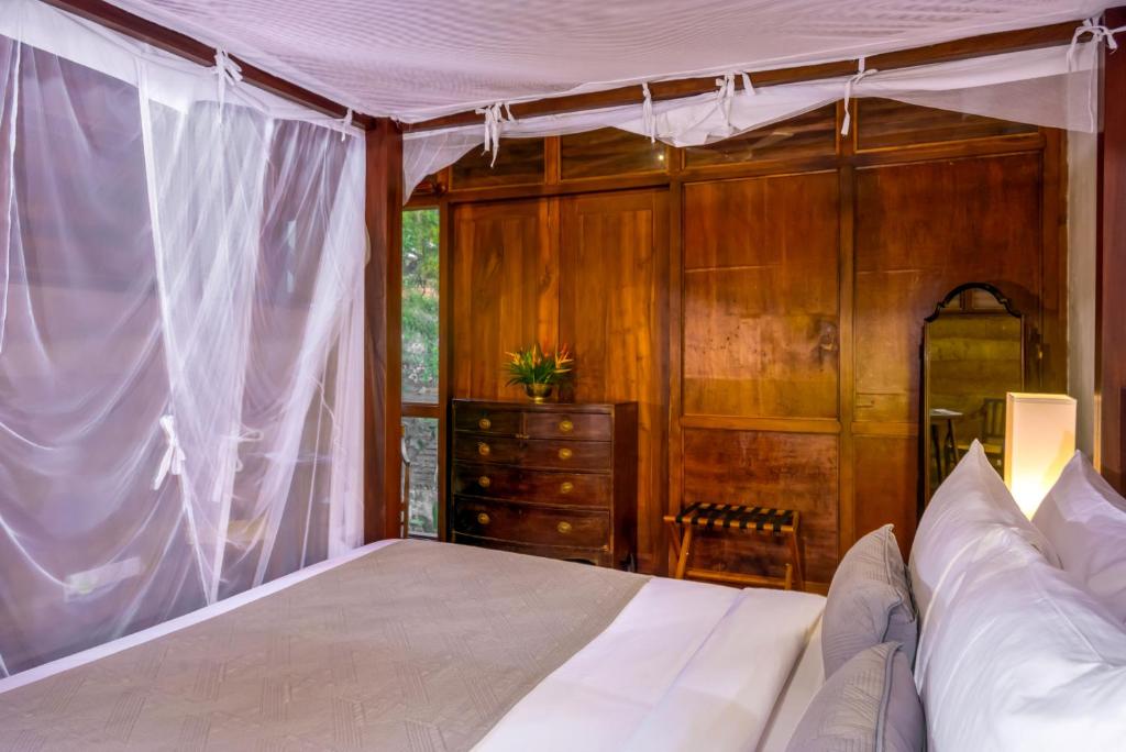 No 05 Middle Street - 1