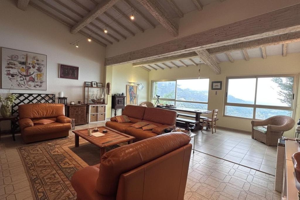 Χώρος καθιστικού στο House with spectacular view of Monaco & the Mediterranean BENAKEY