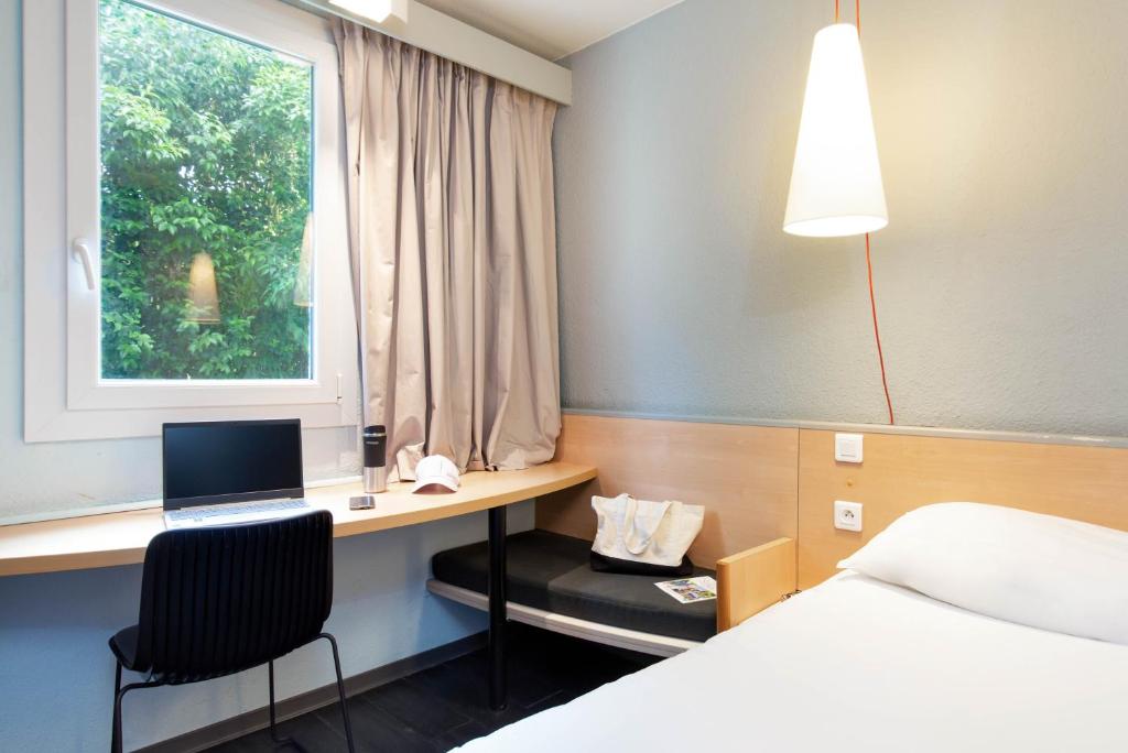 ibis Salon de Provence - Standard Double Room With Sofa - Non-Smoking