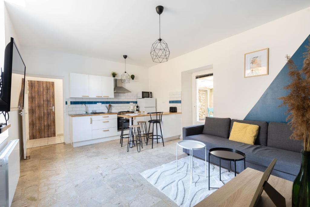 Η κουζίνα ή μικρή κουζίνα στο L'Antique - Au pied du Théâtre - 1 à 4 pers - Wifi