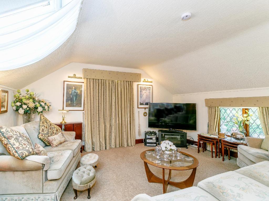 Χώρος καθιστικού στο The Gatehouse-Uk11836