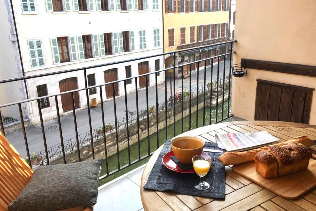 SUR LE THIOU, Cosy 2 pers, en vieille ville