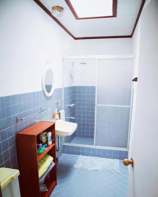 Koupelna v ubytování Casa Kibi Kibi