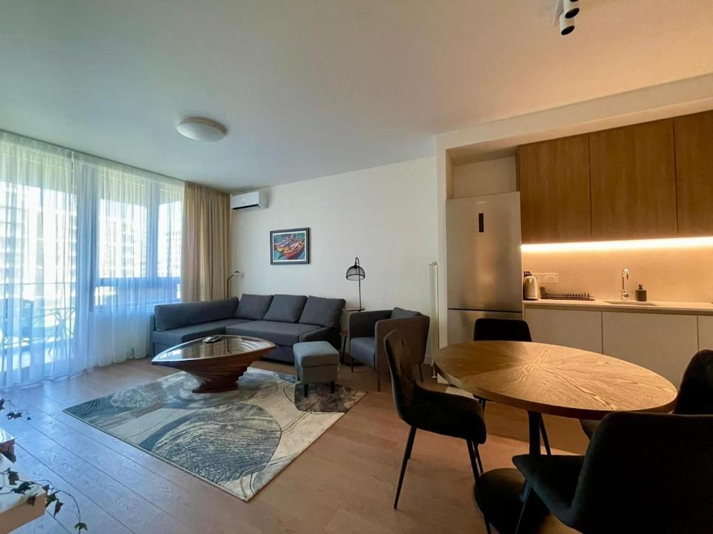 Χώρος καθιστικού στο 1BR Urban Hideaway at BW