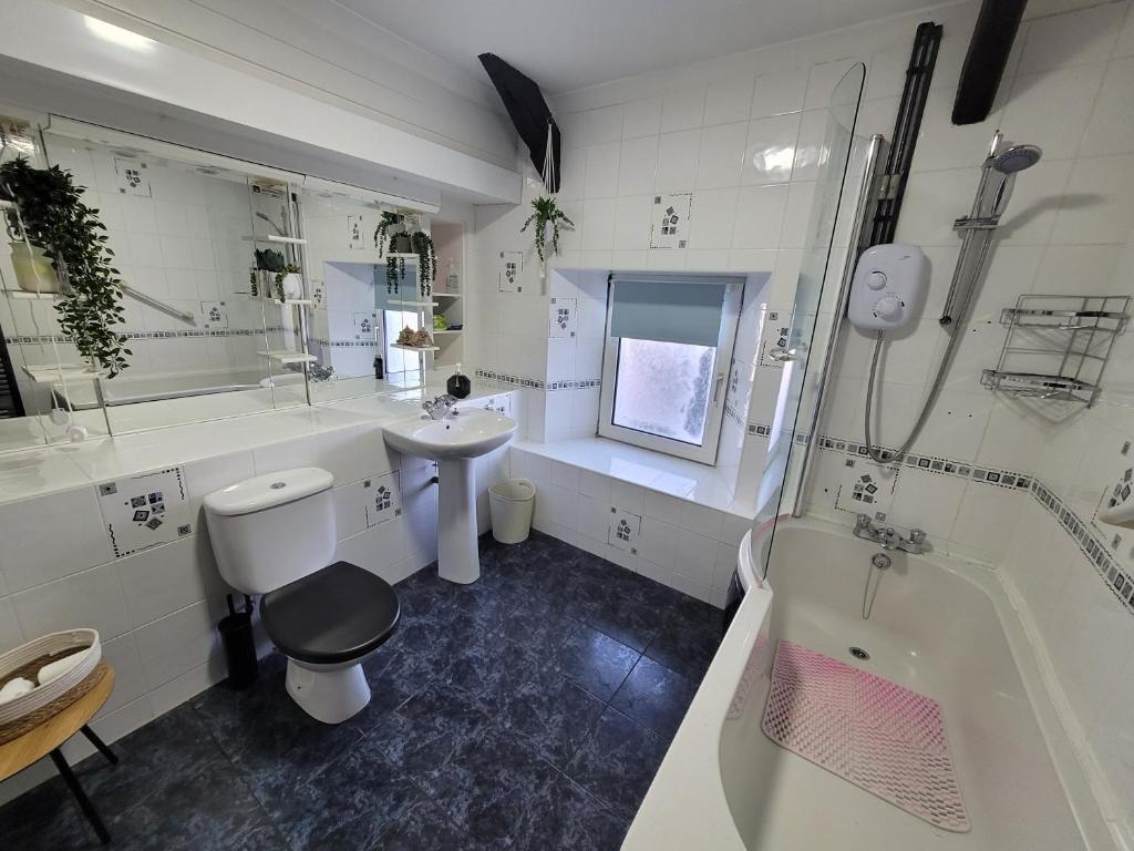 Farmhouse B&B Family stay or Romantic break, on our smallholding close to Narberth - Doppelzimmer Mit Eigenem Bad