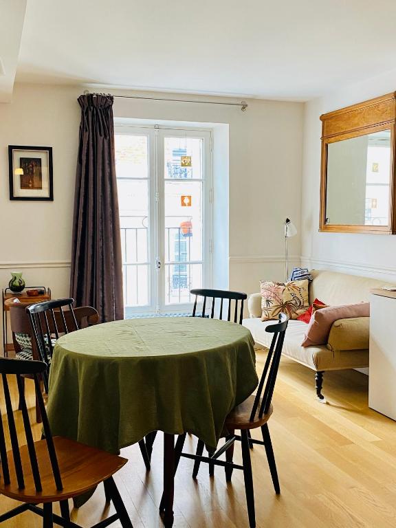 Elegant and cosy flat near Montmartre