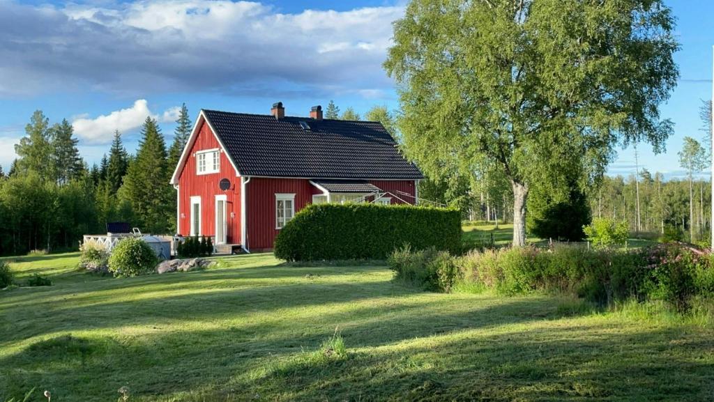 Vườn quanh Charming School House From 1926 In Gunnarskog
