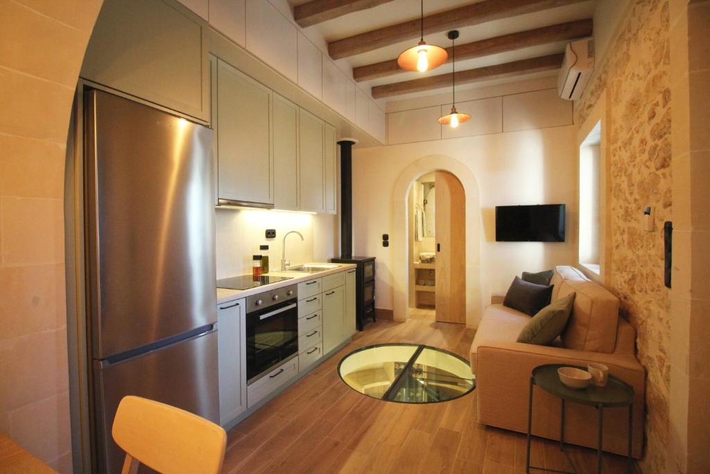 Kuchyňa alebo kuchynka v ubytovaní Villa Pefka, By Hellocrete