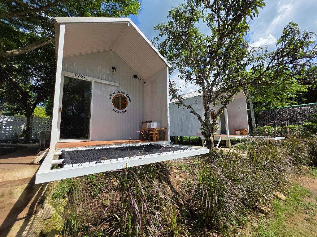 Κήπος έξω από το ไวท์ เฮ้าท์ แคมป์ ชะอม