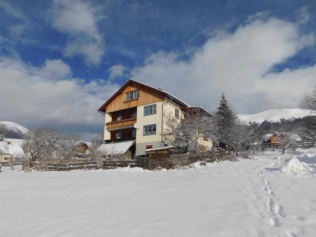 Holmbauer Ferienwohnung Panoramablick v zimě
