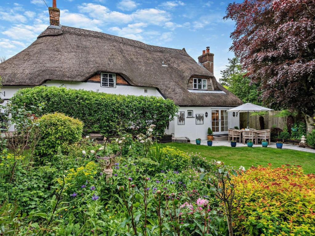 Κήπος έξω από το 3 bed property in Blandford Forum 83442