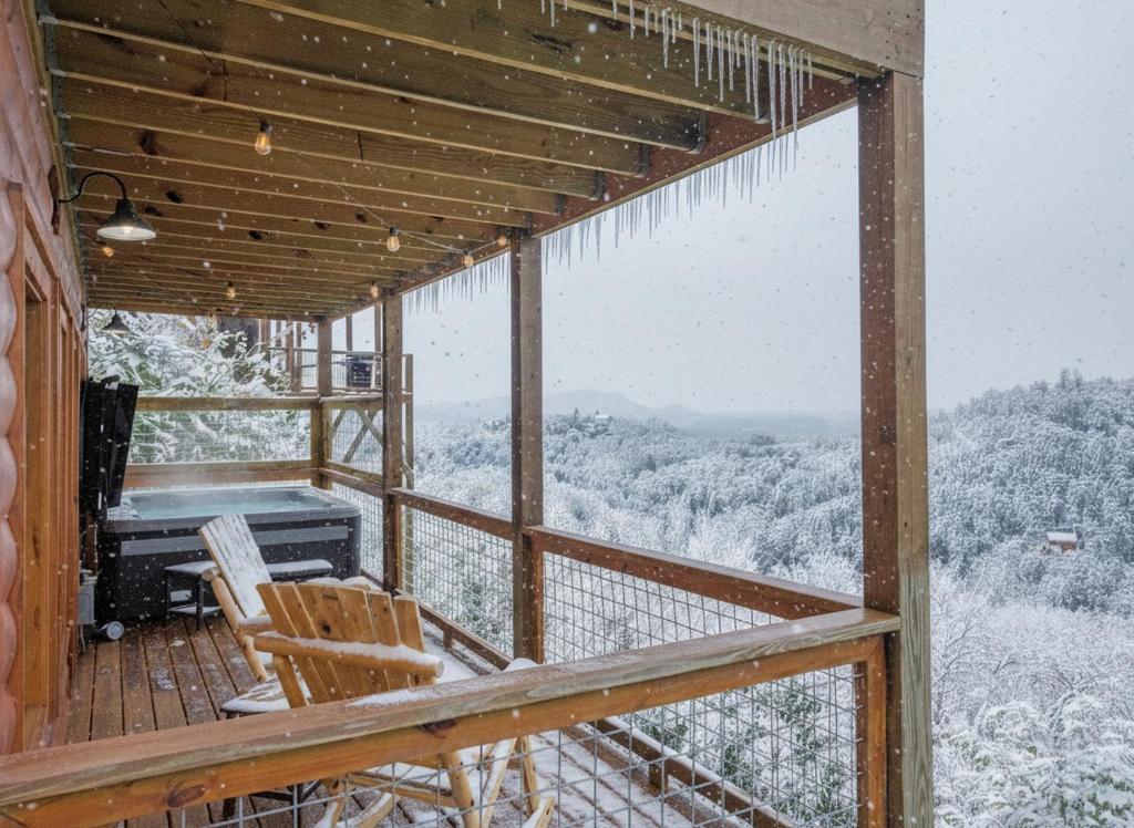 Το 5 Star Views! Hot Tub! Game Room! Near Dollywood & Parkway τον χειμώνα