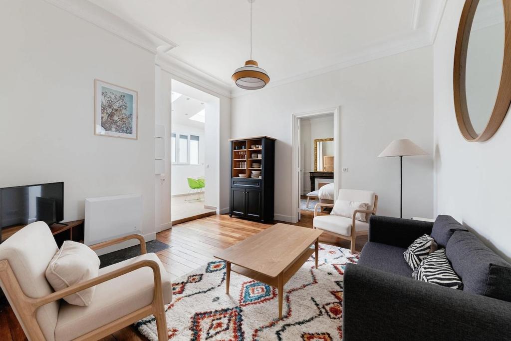 Charming ground floor rue du Faubourg Saint Honore