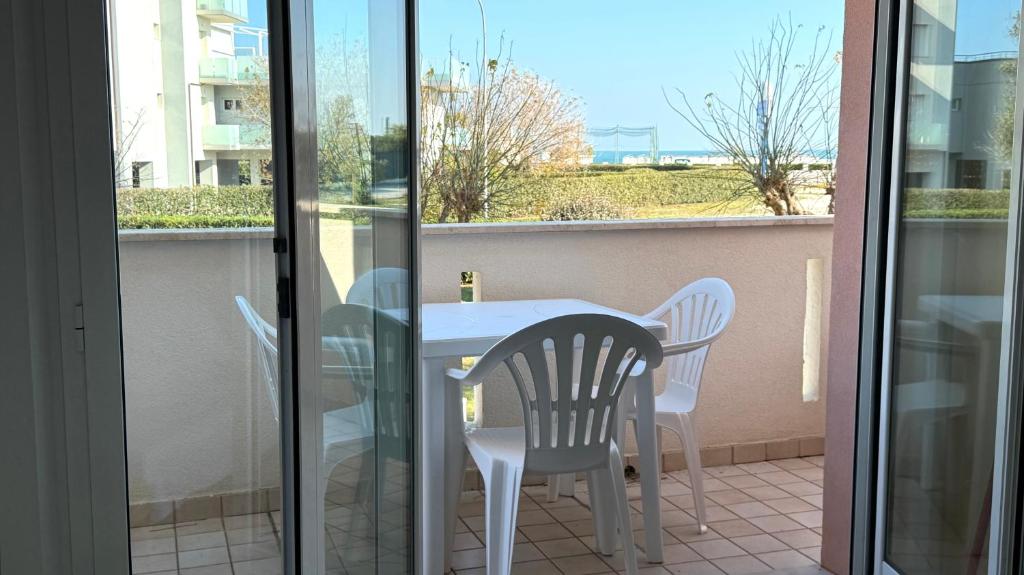 Μπαλκόνι ή βεράντα στο Trilocale a 50mt dal mare di Marcelli - M006