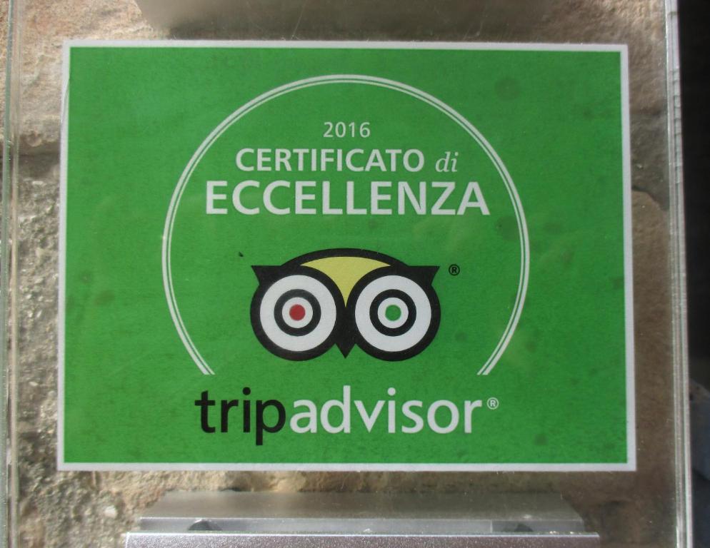 Certifikát, hodnocení, plakát nebo jiný dokument vystavený v ubytování Vico Del Poeta