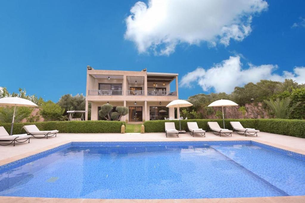 Πισίνα στο ή κοντά στο Villa Route de Fes in Marrakesh