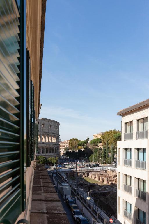 DEZA Luxe Colosseum View 2BR 2BT Modern Style