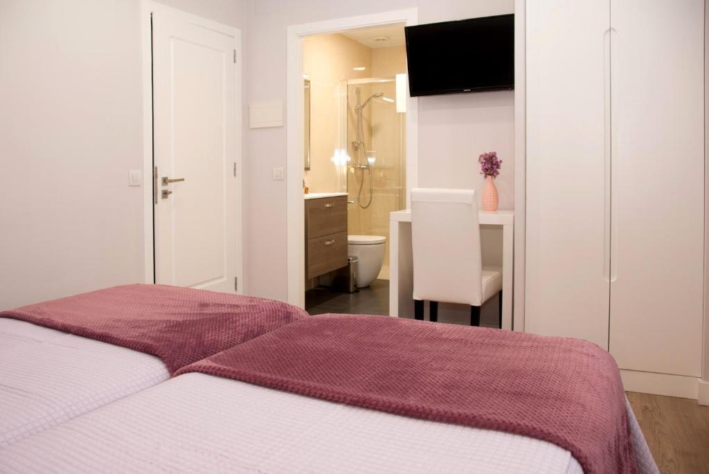 Linares Rooms Santiago - Double Or Twin Room
