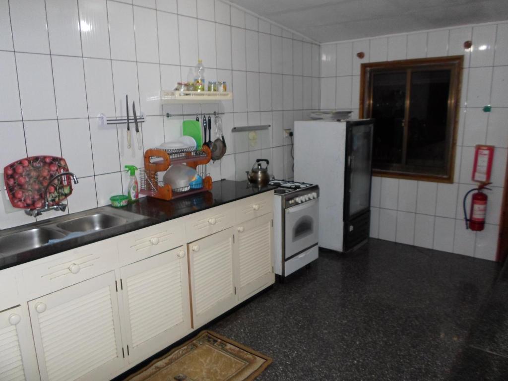 Cucina o angolo cottura di Amitie Chalets Praslin