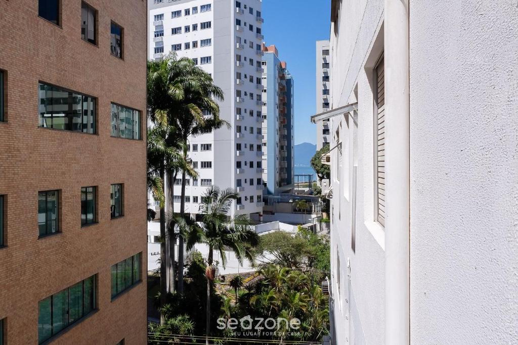 Το κτήριο όπου στεγάζεται  το διαμέρισμα