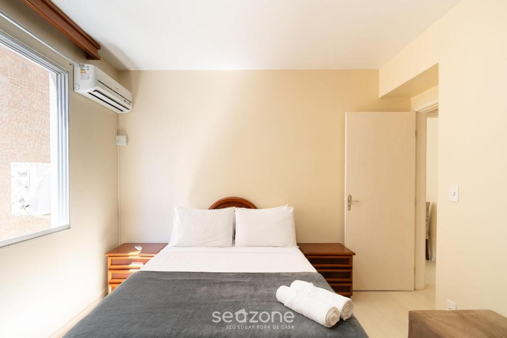 Postel nebo postele na pokoji v ubytování Apto 1 Quarto no Centro de Floripa CPX0505