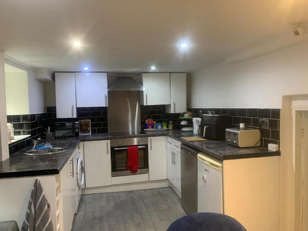 Galeriebild der Unterkunft Chestnut Lodge - a woodland escape near the city! in Bradford