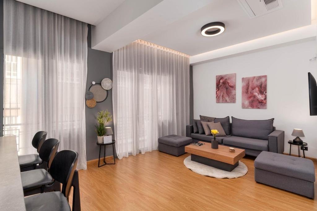Radical Retreat - 2BR, Central Athens