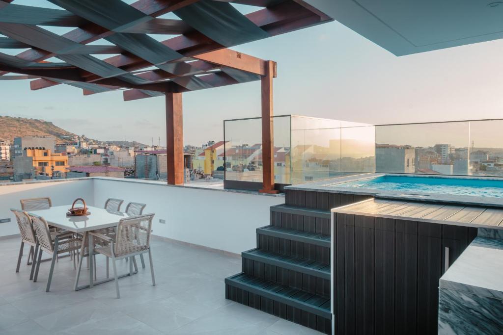 Πισίνα στο ή κοντά στο Yes Rooftop, Private Pool & Sea View, Cidadela
