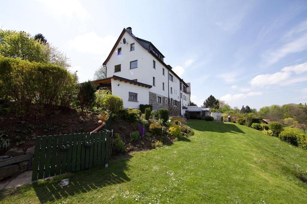 Zahrada ubytování Helle Und Moderne Ferienwohnung Mit Terrasse