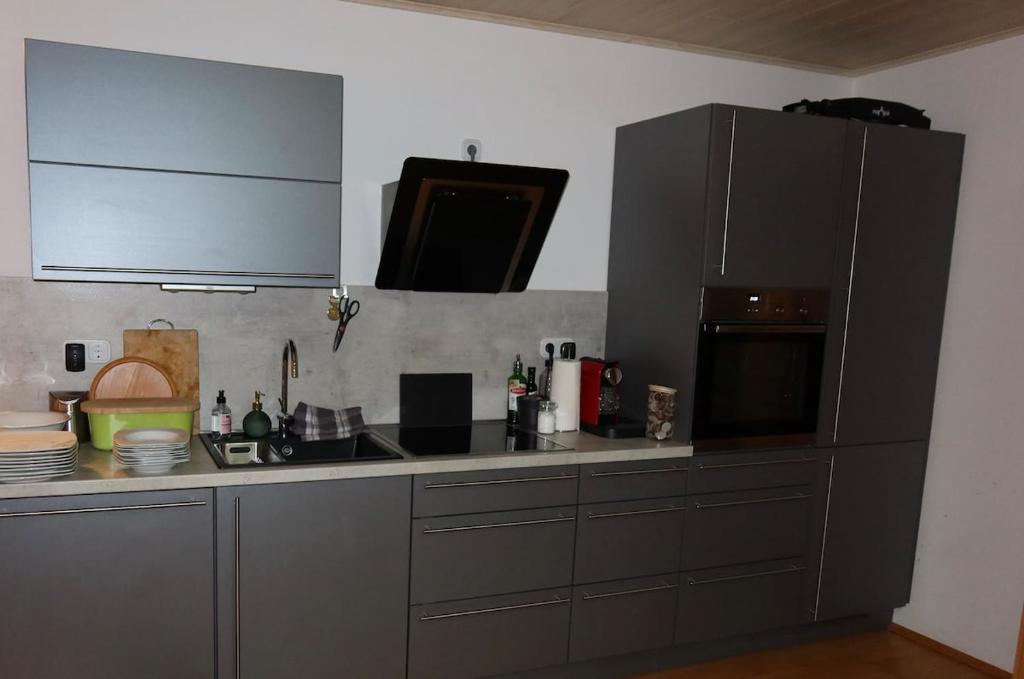 Køkken eller tekøkken på Family-friendly oasis with sauna & terrace