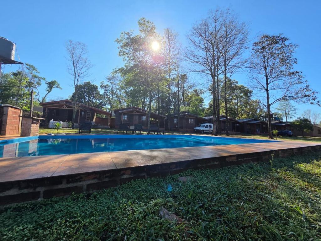 Bazén v ubytování Los Pioneros nebo v jeho okolí