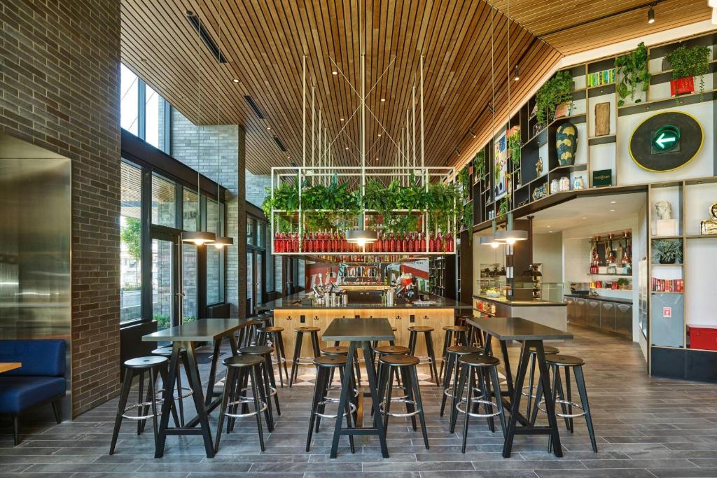 citizenM Seattle Pioneer Square photo