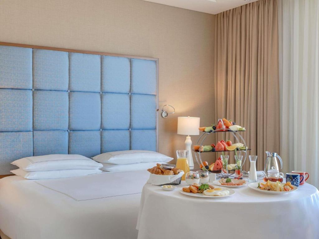 لابی و فضای عمومی Swissôtel Al Ghurair Dubai - تصویر ۵