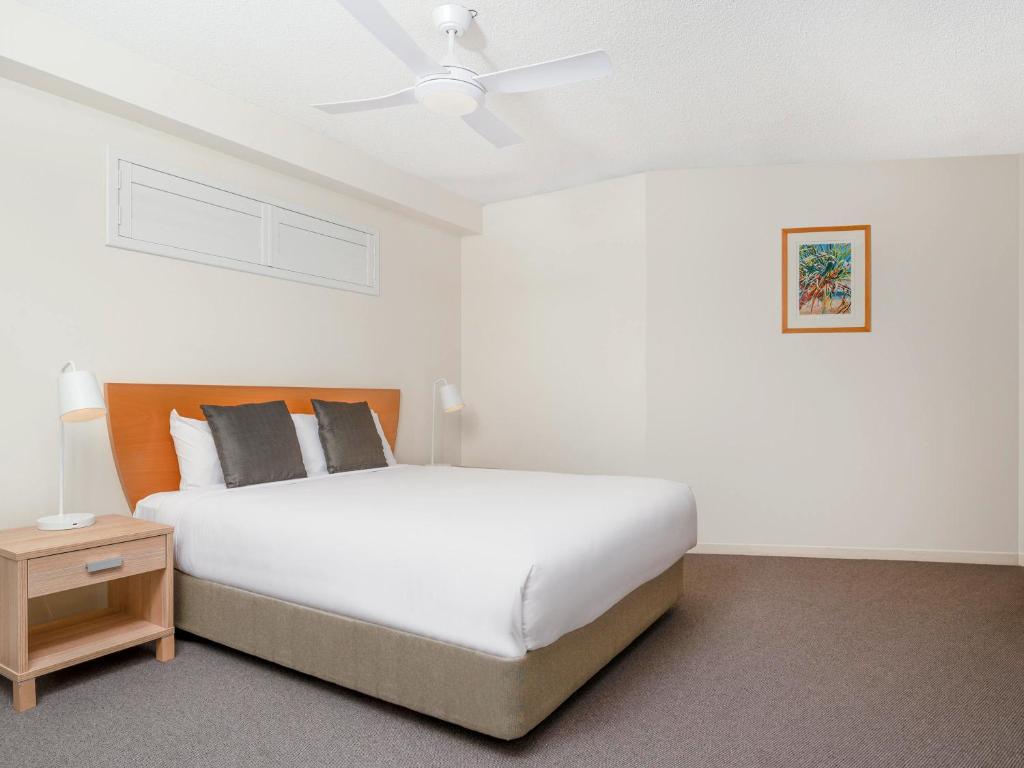 Sustainability certification BreakFree Grand Pacific - Two-Bedroom Rooftop Apartment