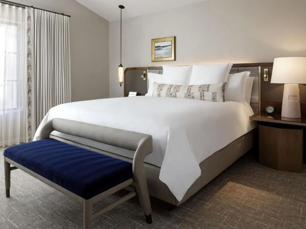 Privado One-Bedroom King Suite with Golf View and Patior or Balcony - Fireplace