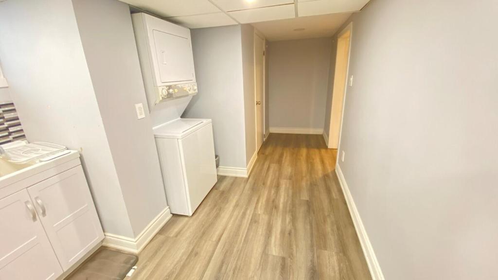 Ảnh trong thư viện ảnh của Soft Landing Spot Basement Hideout ở Ajax