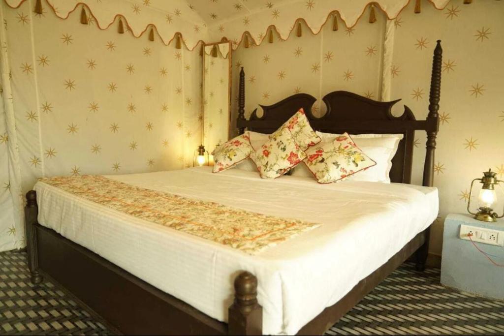 Ένα ή περισσότερα κρεβάτια σε δωμάτιο στο The Jungle Enclave Boho