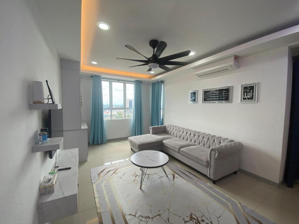 TV a/nebo společenská místnost v ubytování SKY MiMPi Kuala Terengganu Home