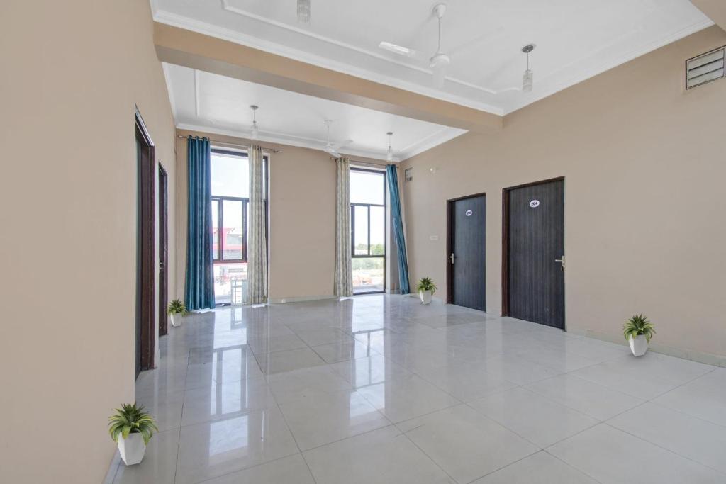 Φωτογραφία από το άλμπουμ του OYO hotel O shiv sagar σε Begās