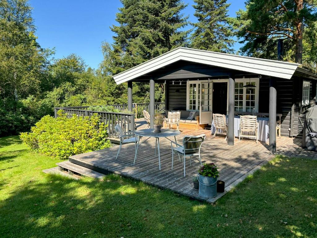 En have udenfor Log Cabin On Beautiful Natural Grounds In Hornbæk