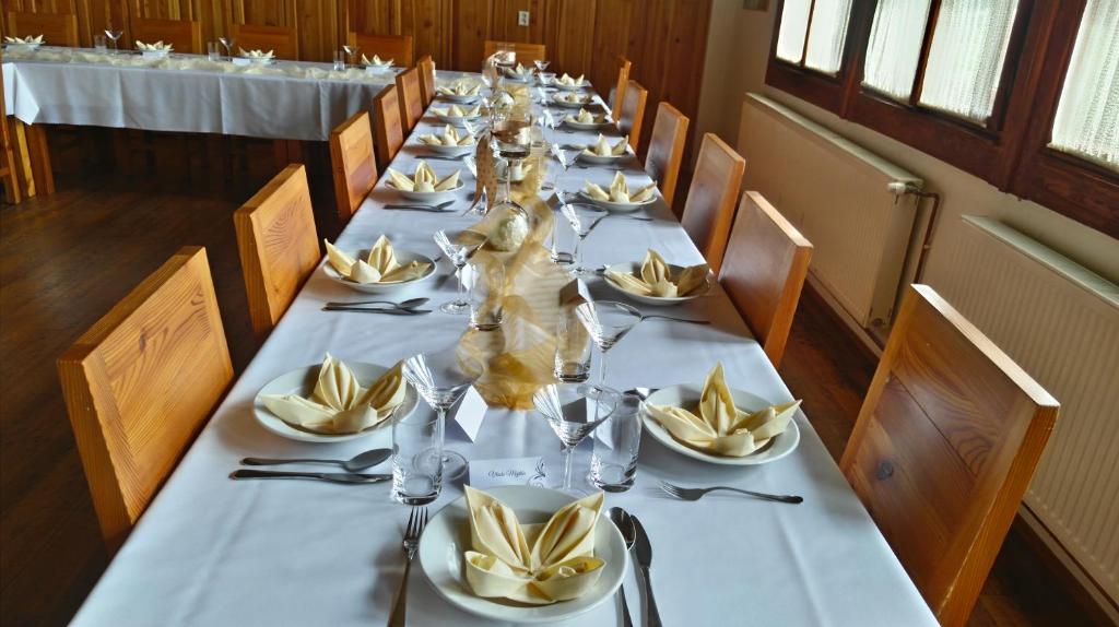A restaurant or other place to eat at Penzión Manín