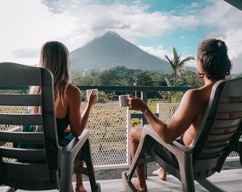 Cảnh núi rừng hoặc tầm nhìn ra núi từ căn hộ